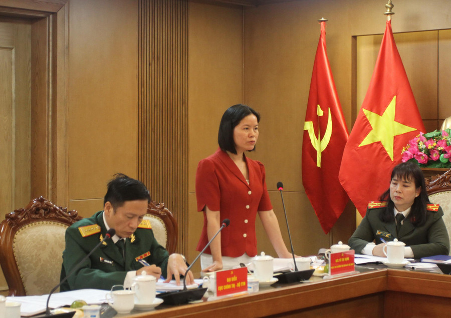 Đồng chí Vũ Thị Hạnh- Phó bí thư thường trực Đảng ủy Bộ GD&ĐT phát biểu tại đại hội Đồng chí Vũ Thị Hạnh- Phó bí thư thường trực Đảng ủy Bộ GD&ĐT phát biểu tại đại hội