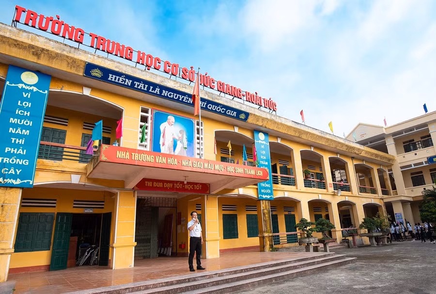 Trường THCS Đức Giang, nơi xảy ra sự việc