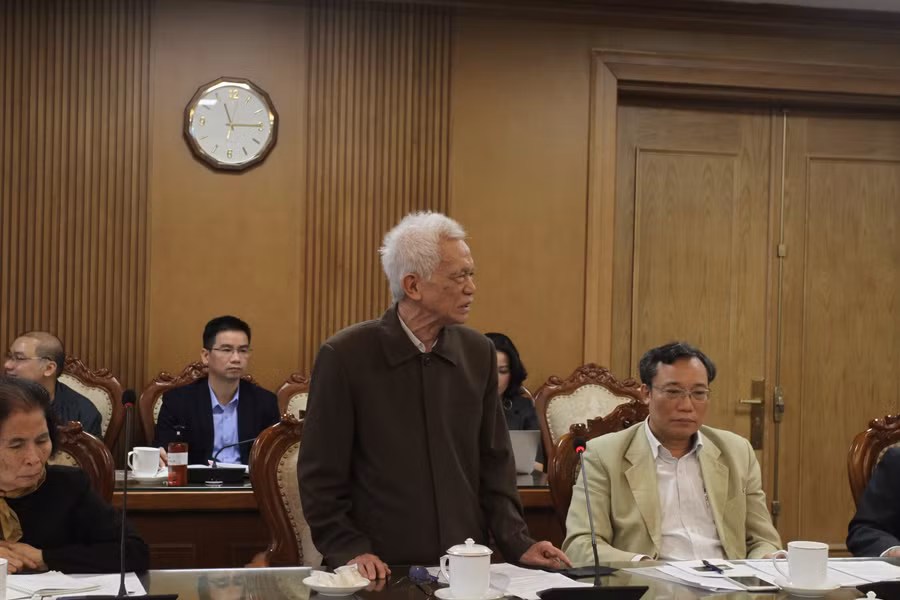 Đại biểu phát biểu tại hội thảo