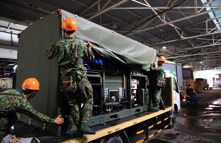 Bộ Tư lệnh Hóa học huy động 60 cán bộ, chiến sĩ, 8 xe đặc chủng tiến hành xử lý môi trường tại Công ty Cổ phần Bóng đèn Phích nước Rạng Đông. Bộ Tư lệnh Hóa học huy động 60 cán bộ, chiến sĩ, 8 xe đặc chủng tiến hành xử lý môi trường tại Công ty Cổ phần Bóng đèn Phích nước Rạng Đông.