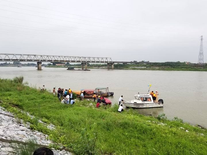 Khu vực cầu Hồ nơi nữ sinh nhảy cầu nghi do bị hiếp dâm Khu vực cầu Hồ nơi nữ sinh nhảy cầu nghi do bị hiếp dâm