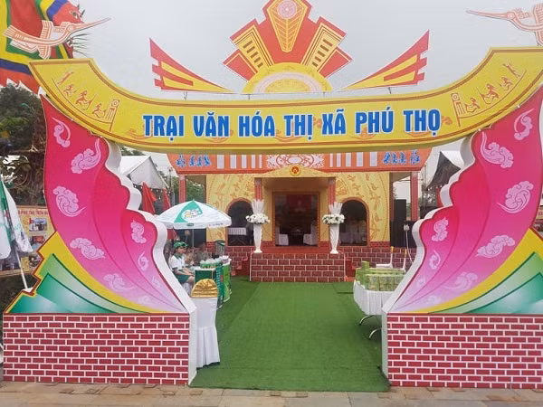 Hội trại không chỉ thể hiện rõ đạo lý “uống nước nhớ nguồn”, tri ân công đức của các bậc tiền nhân mà còn tôn vinh, gìn giữ phát huy những giá trị văn hóa truyền thống có từ lâu đời.