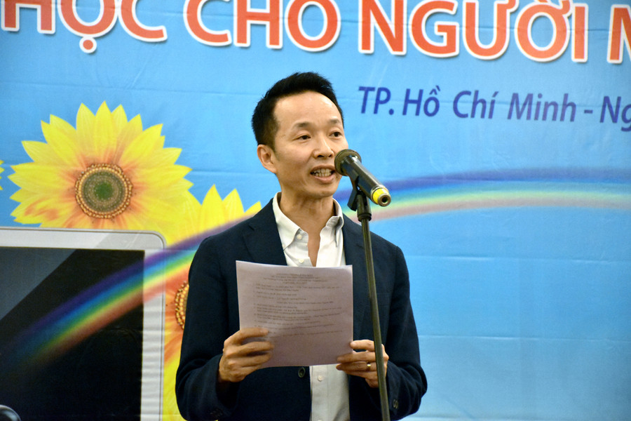 Ông Phạm Khoa - Giám đốc Pháp lý và Đối ngoại của Microsoft Việt Nam - phát biểu Ông Phạm Khoa - Giám đốc Pháp lý và Đối ngoại của Microsoft Việt Nam - phát biểu