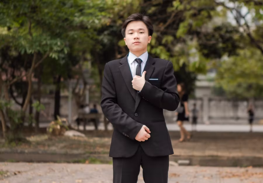 Nguyễn Mạnh Thắng - lớp 12, trường THPT Chuyên Bắc Giang.