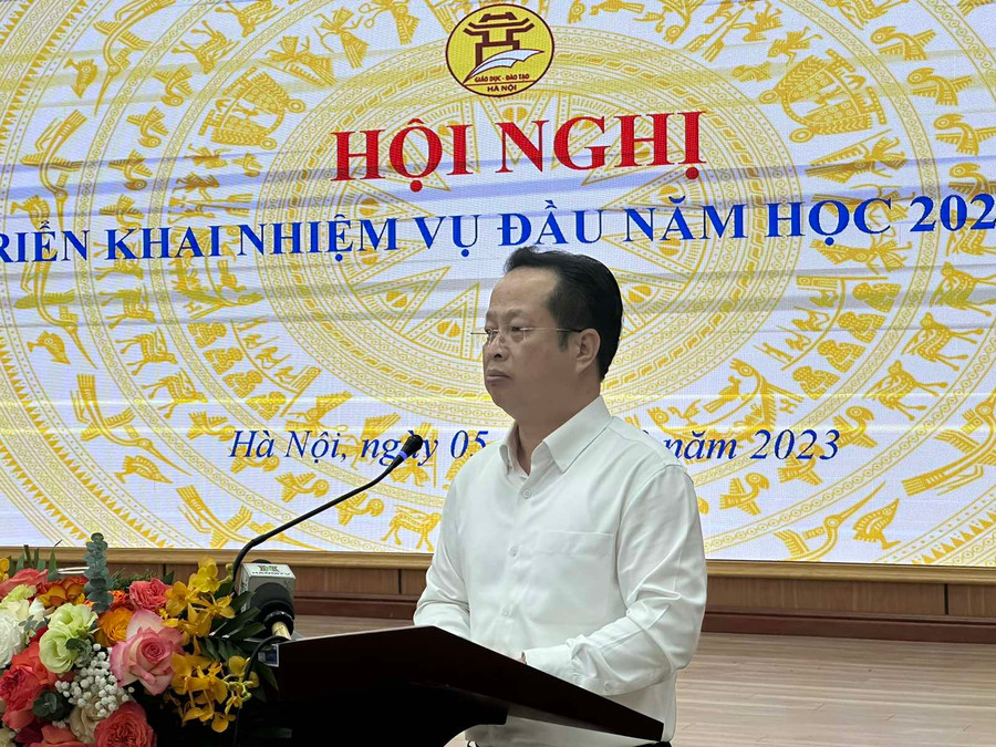 Giám đốc Sở GD&ĐT Hà Nội Trần Thế Cương phát biểu tại hội nghị. Giám đốc Sở GD&ĐT Hà Nội Trần Thế Cương phát biểu tại hội nghị.