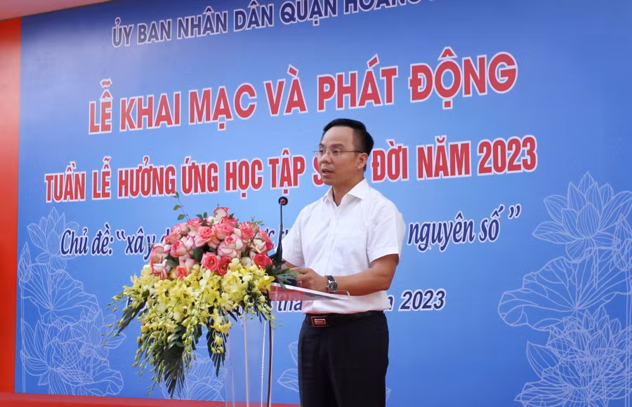 Phó Chủ tịch UBND quận Hoàng Mai Võ Xuân Trọng phát biểu khai mạc.