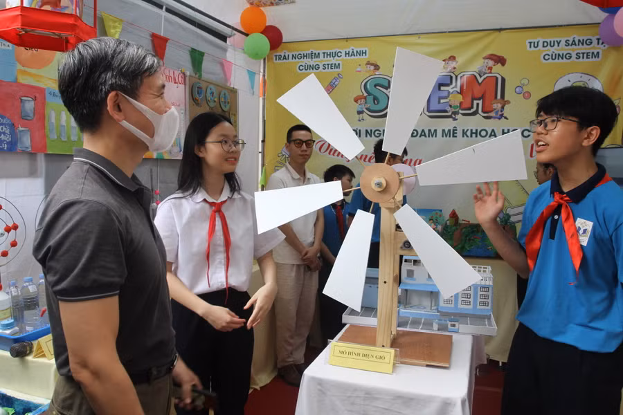 Ngày hội STEM của ngành GD-ĐT quận Hoàng Mai, Hà Nội.