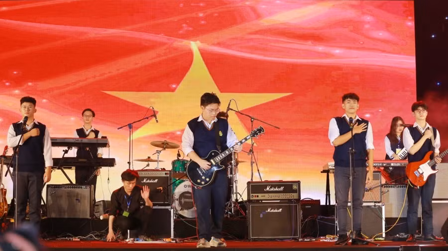 Một tiết mục biểu diễn của học sinh Trường THPT Việt Đức.