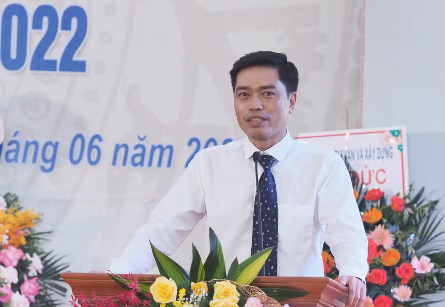 Ông Hồ Việt Hùng – Phó Chủ tịch UBND huyện Sóc Sơn (Hà Nội) phát biểu tại buổi lễ.