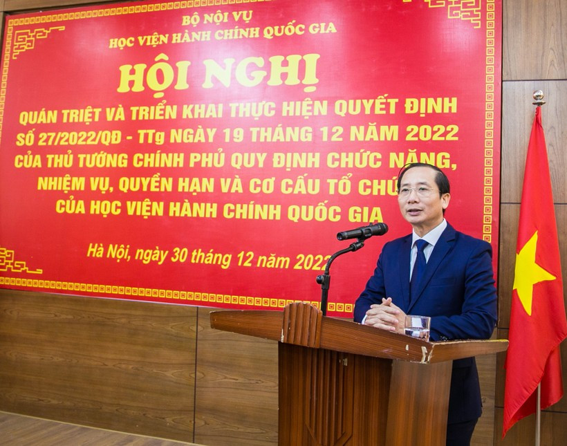 PGS,TS Nguyễn Bá Chiến.