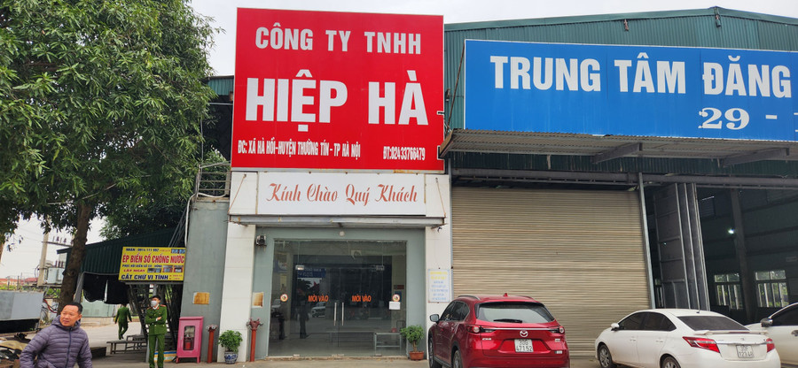 Một góc trung tâm đăng kiểm 29-15D. Một góc trung tâm đăng kiểm 29-15D.