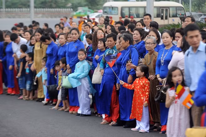 Hàng trăm Phật tử đón Pháp Vương Drukpa trở lại Việt Nam ảnh 2