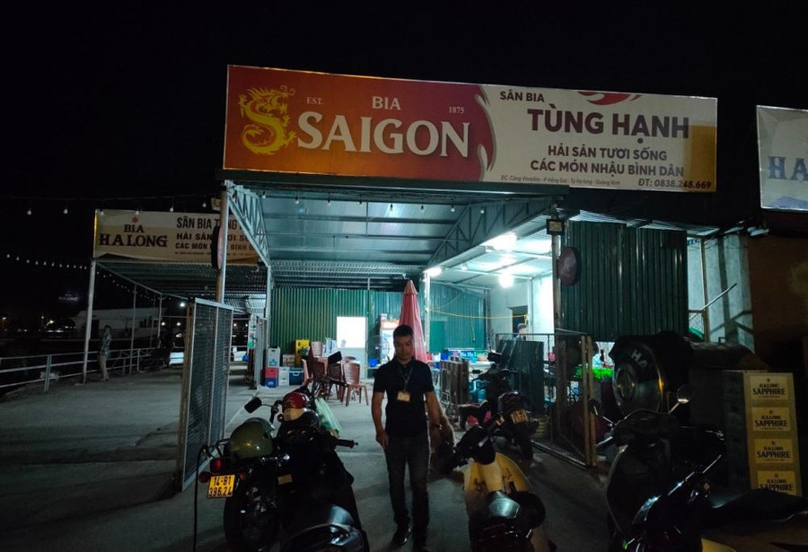 Quán bia Tùng Hạnh cũng được yêu cầu dừng hoạt động.