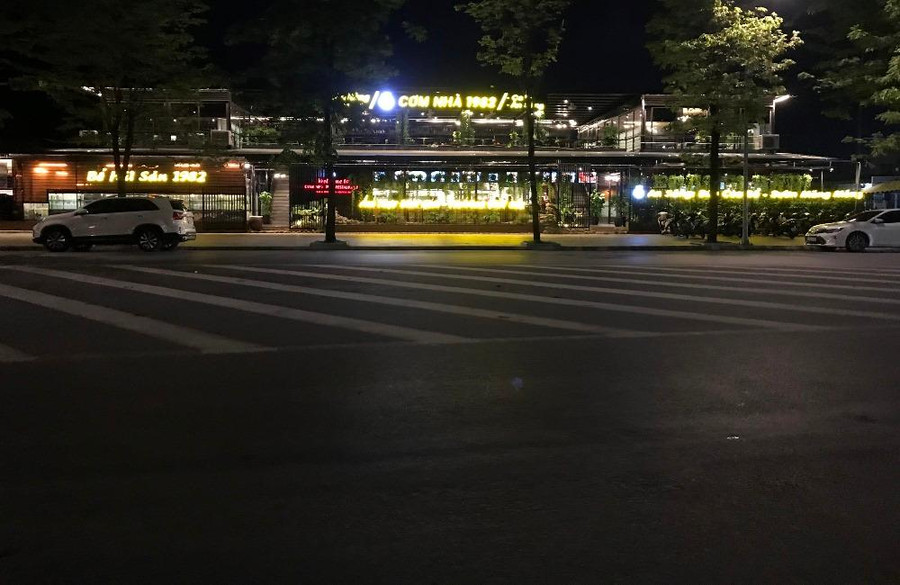 Nhà hàng cơm nhà 1982 vẫn tấp nập đón khách.