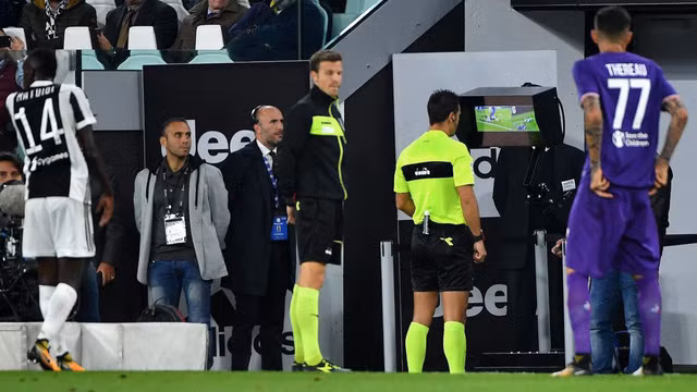 5 sự thật giật mình về công nghệ VAR tại World Cup 2018 - Ảnh 5.