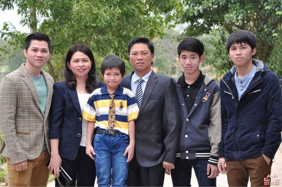 Nguyễn E Rô và gia đình Nguyễn E Rô và gia đình