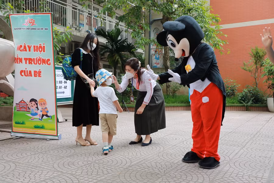 Thông tin điều chỉnh mức phụ cấp ưu đãi tăng gấp đôi cho giáo viên mầm non công lập đang được dư luận xã hội.