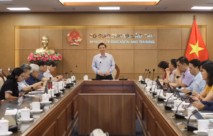 Thứ trưởng Nguyễn Hữu Độ chủ trì hội thảo,