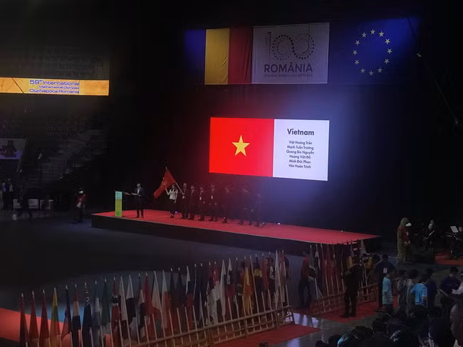 Đoàn Việt Nam tại lễ khai mạc IMO 2018