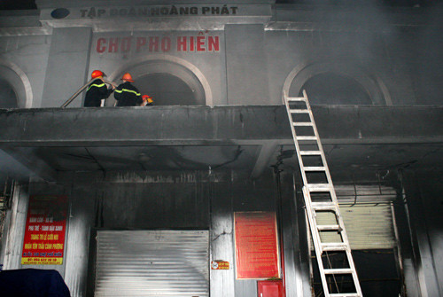 Cháy lớn tại chợ Phố Hiến