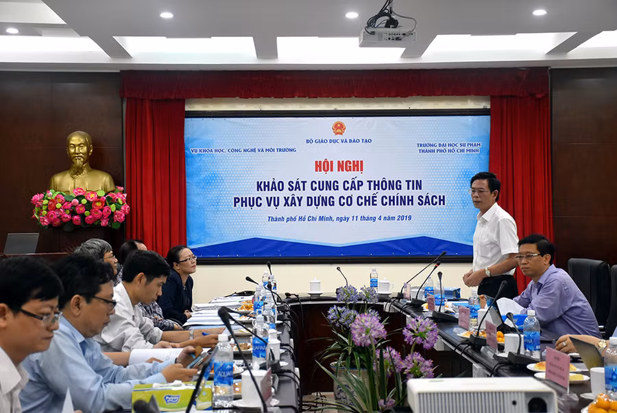 GS Tạ Ngọc Đôn phát biểu tại phiên làm việc chiều 11/4 với Trường ĐH Sư phạm TPHCM 