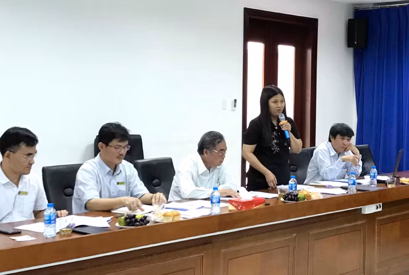 Đại diện Trường ĐH Nông Lâm TPHCM đóng góp ý kiến với đoàn công tác