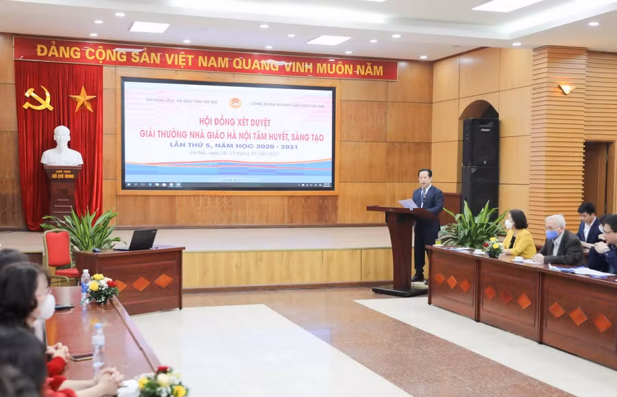 Giám đốc Sở GD&amp;ĐT Hà Nội Trần Thế Cương phát biểu khai mạc