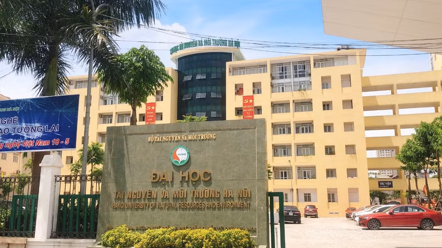 Khuôn viên trường Đại học Tài nguyên và Môi trường Hà Nội.