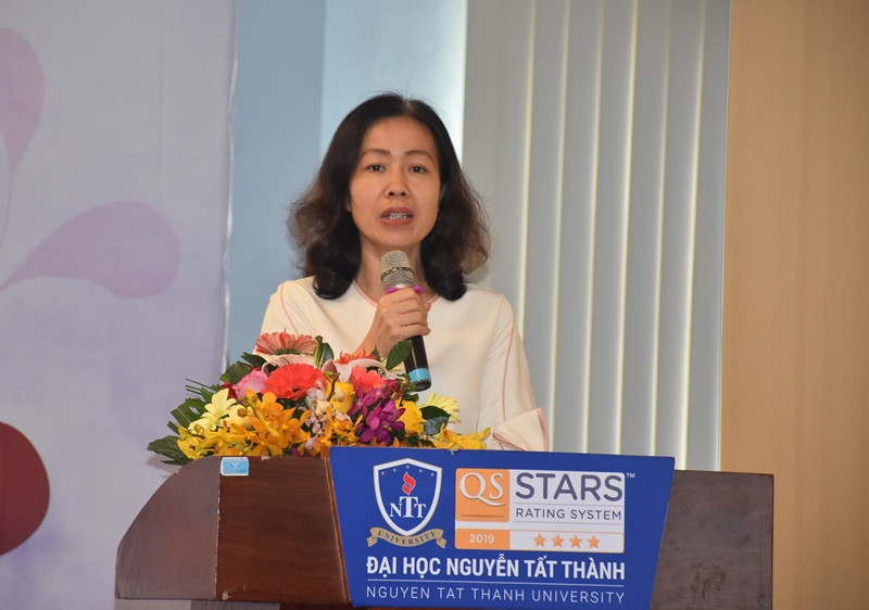 Bà Vũ Thị Bích Ngọc – Giám đốc Chi nhánh IIG Việt Nam tại TPHCM phát biểu thông tin về hai cuộc thi.