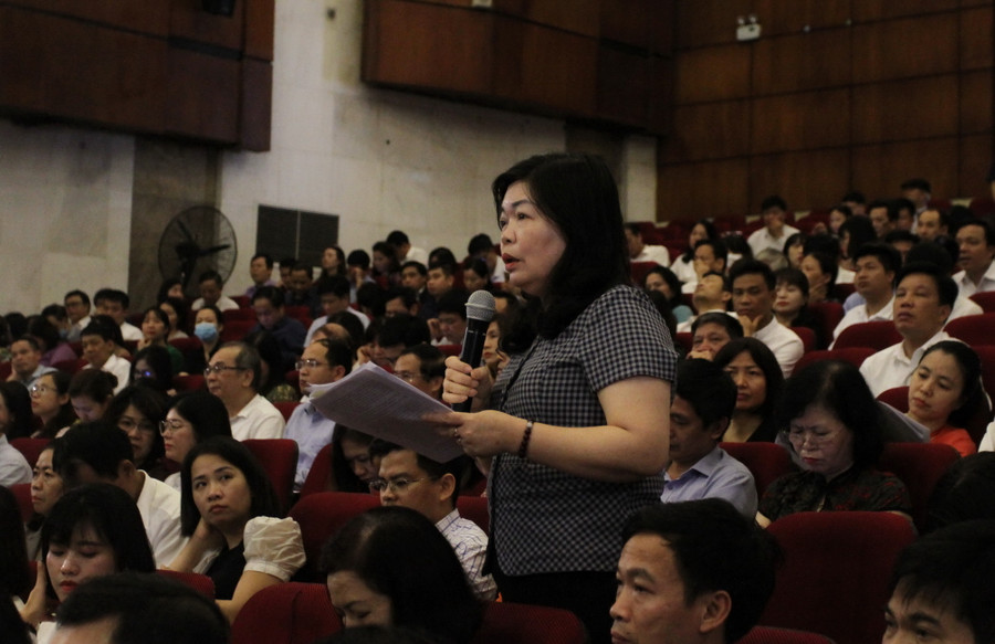 Đại biểu phát biểu tại hội nghị. Đại biểu phát biểu tại hội nghị.