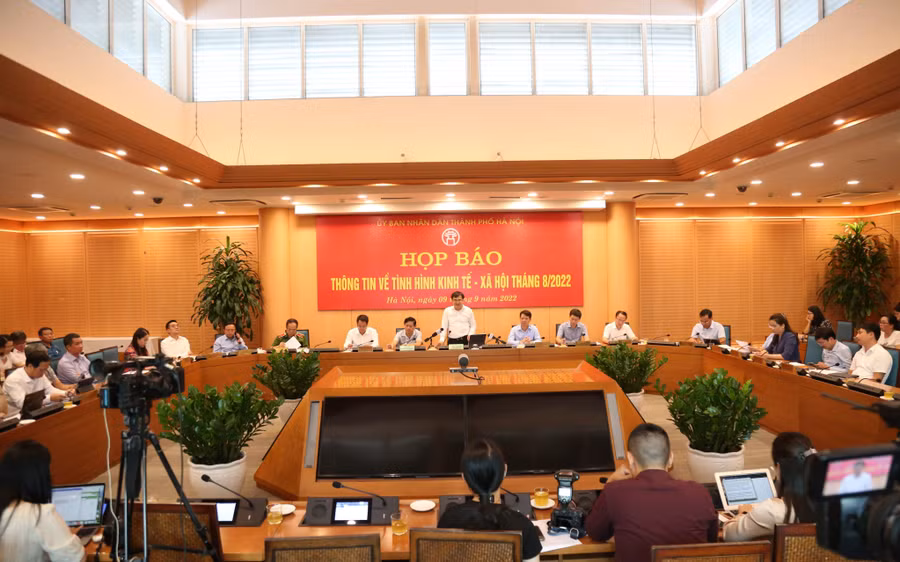 Quang cảnh buổi họp báo.