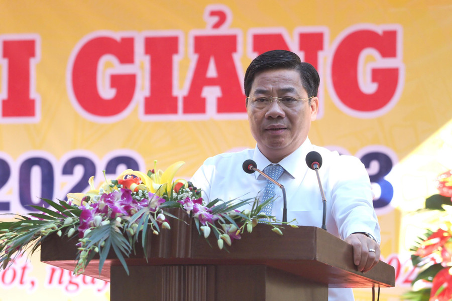 Bí thư Tỉnh ủy Bắc Giang -Dương Văn Thái phát biểu tại lễ khai giảng. Bí thư Tỉnh ủy Bắc Giang -Dương Văn Thái phát biểu tại lễ khai giảng.