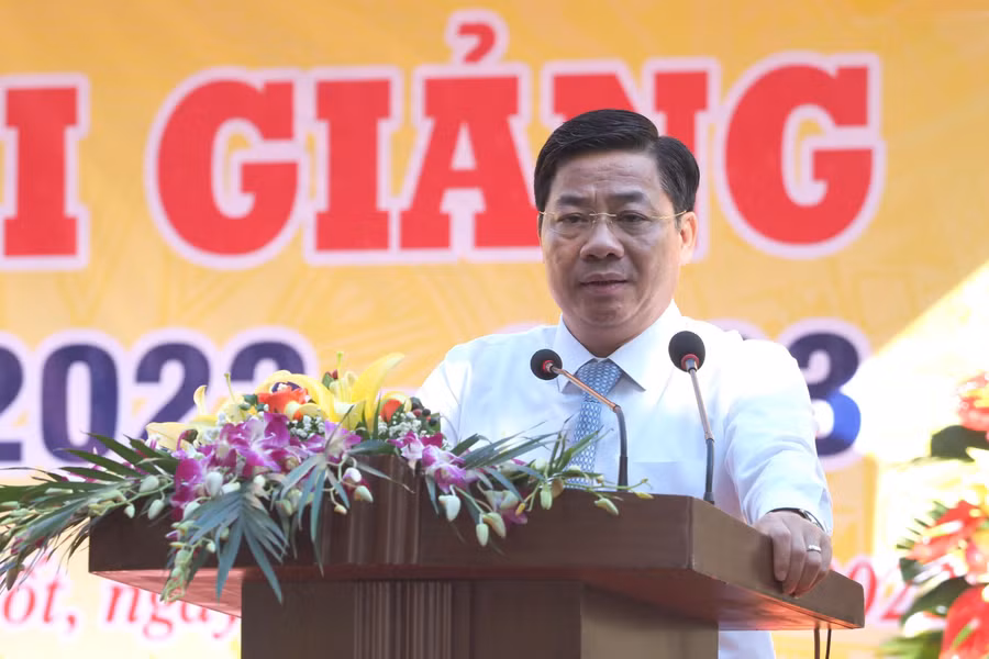 Bí thư Tỉnh ủy Bắc Giang -Dương Văn Thái phát biểu tại lễ khai giảng.