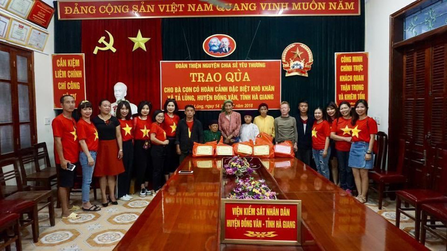 Nhiều hoạt động của cô Nguyễn Thu Hà và đoàn thiện nguyện tại Hà Giang. Nhiều hoạt động của cô Nguyễn Thu Hà và đoàn thiện nguyện tại Hà Giang.