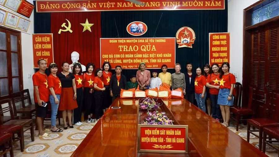 Nhiều hoạt động của cô Nguyễn Thu Hà và đoàn thiện nguyện tại Hà Giang.