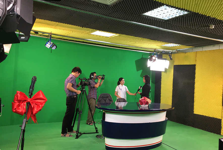 Bên trong STUDIO UTE TV Bên trong STUDIO UTE TV