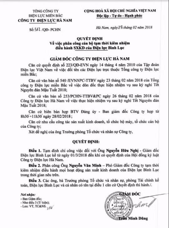Thêm giám đốc điện lực đi lễ đền Trần giờ hành chính - Ảnh 1.