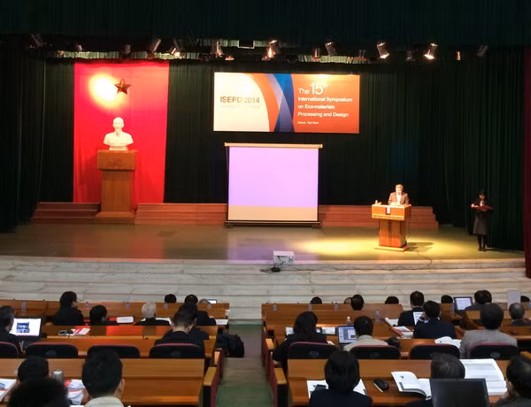 Thứ trưởng Bộ GD&ĐT Bùi Văn Ga phát biểu tại Hội nghị