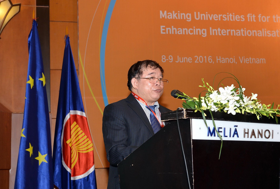 Thứ trưởng Bùi Văn Ga phát biểu tại diễn đàn Thứ trưởng Bùi Văn Ga phát biểu tại diễn đàn