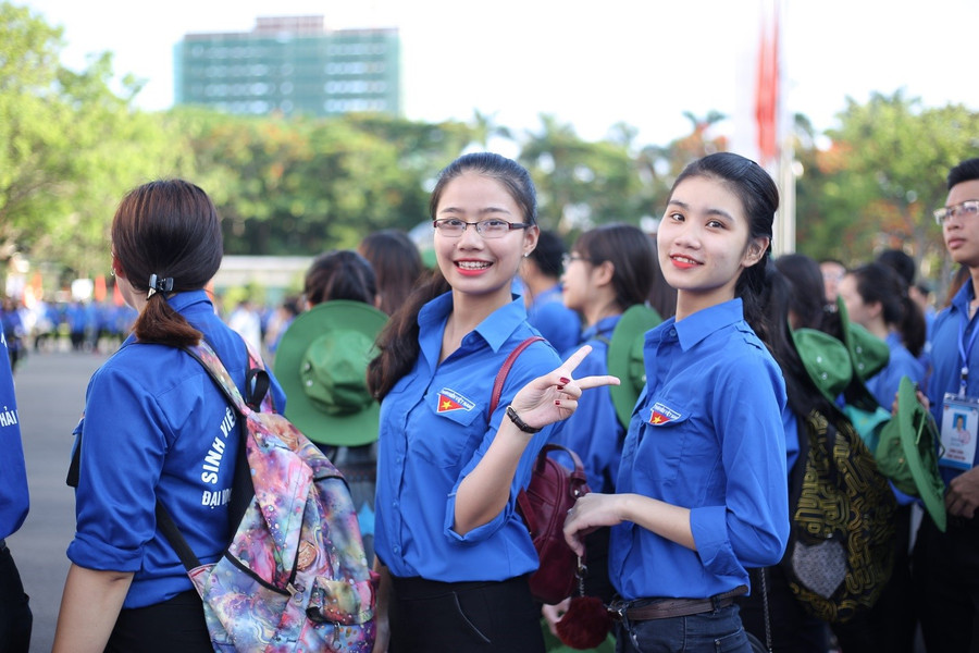 Giáo dục lý tưởng cách mạng, đạo đức, lối sống văn hóa cho HSSV là công việc rất quan trọng của ngành GD.