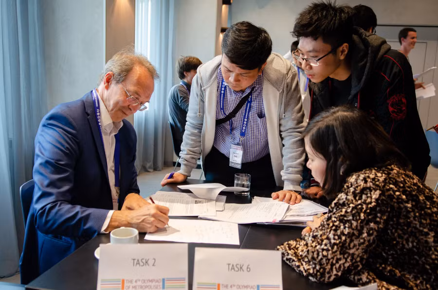 Cuộc thi Olympic quốc tế Moskva được tổ chức với quy mô lớn với sự tham dự của 45 thành phố đến từ 32 quốc gia