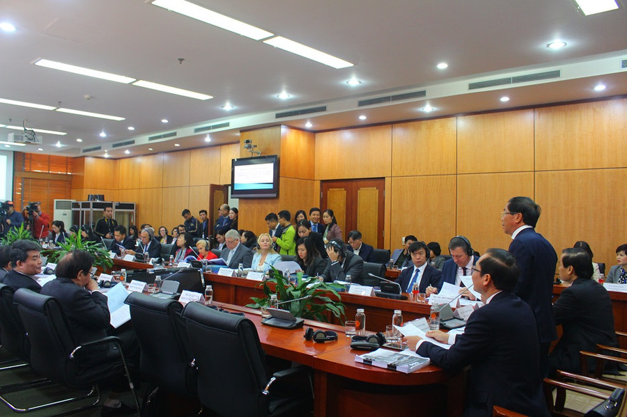 Hội thảo có sự tham gia của nhiều chuyên gia Việt Nam trong lĩnh vực nội vụ.