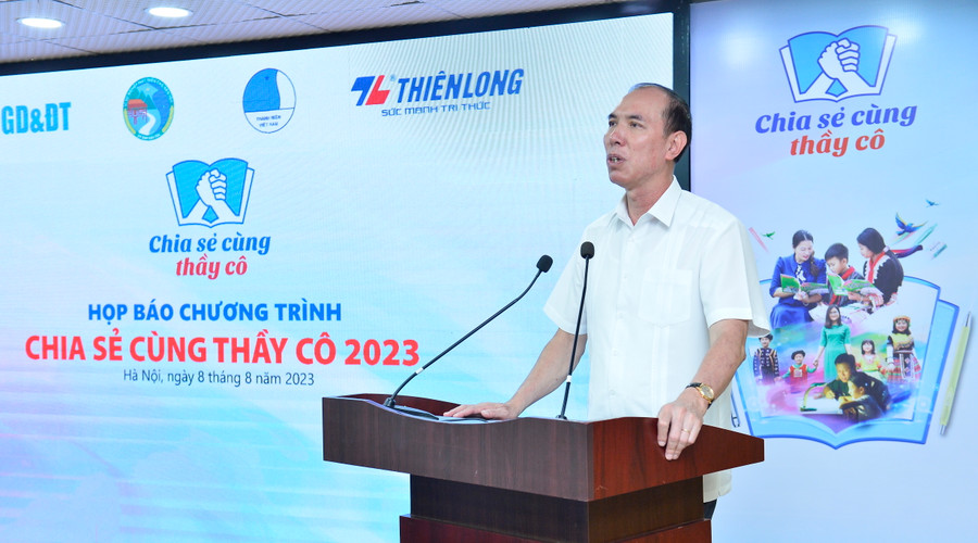 Ông Đặng Văn Bình – Phó cục trưởng Cục Nhà giáo và Cán bộ quản lý giáo dục, Bộ GD&ĐT. Ông Đặng Văn Bình – Phó cục trưởng Cục Nhà giáo và Cán bộ quản lý giáo dục, Bộ GD&ĐT.