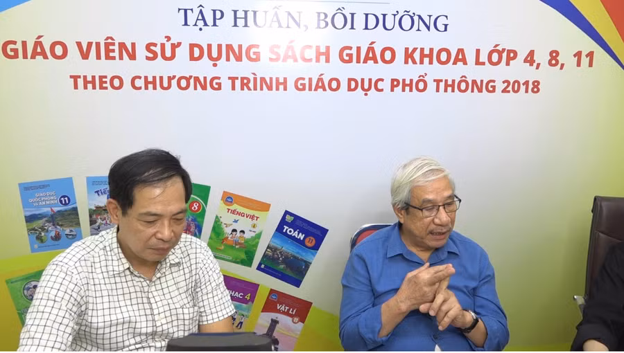 Hình ảnh tập huấn trực tuyến.