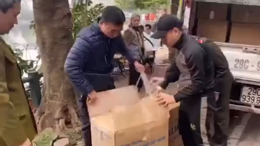 Liên tiếp xử lý các đối tượng đầu cơ “găm khẩu trang” để bán giá cao