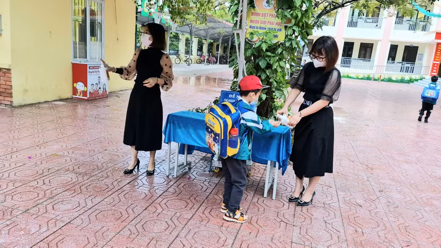 Duy trì các biện pháp phòng chống dịch tại trường học...