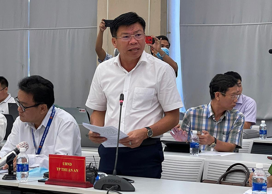 Ông Nguyễn Thanh Tâm - Chủ tịch UBND TP Thuận An thông tin tại buổi họp báo. Ông Nguyễn Thanh Tâm - Chủ tịch UBND TP Thuận An thông tin tại buổi họp báo.