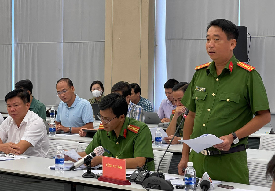 Đại tá Nguyễn Thành Điệp - Phó giám đốc Công an tỉnh Bình Dương, phát biểu tại buổi họp báo Đại tá Nguyễn Thành Điệp - Phó giám đốc Công an tỉnh Bình Dương, phát biểu tại buổi họp báo