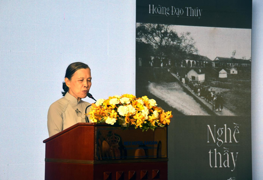 TS Bùi Trân Phượng công bố GSH 2022 ở hạng mục sách giáo dục. TS Bùi Trân Phượng công bố GSH 2022 ở hạng mục sách giáo dục.