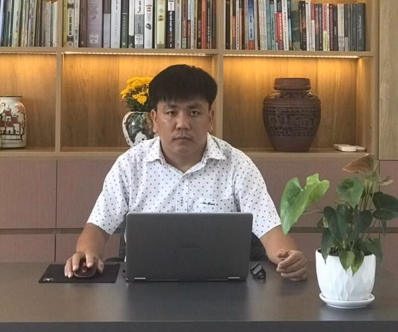 ThS Hồ Tấn Nguyên Minh (Tổ trưởng tổ Ngữ Văn, Trường THPT chuyên Lương Văn Chánh, Phú Yên).